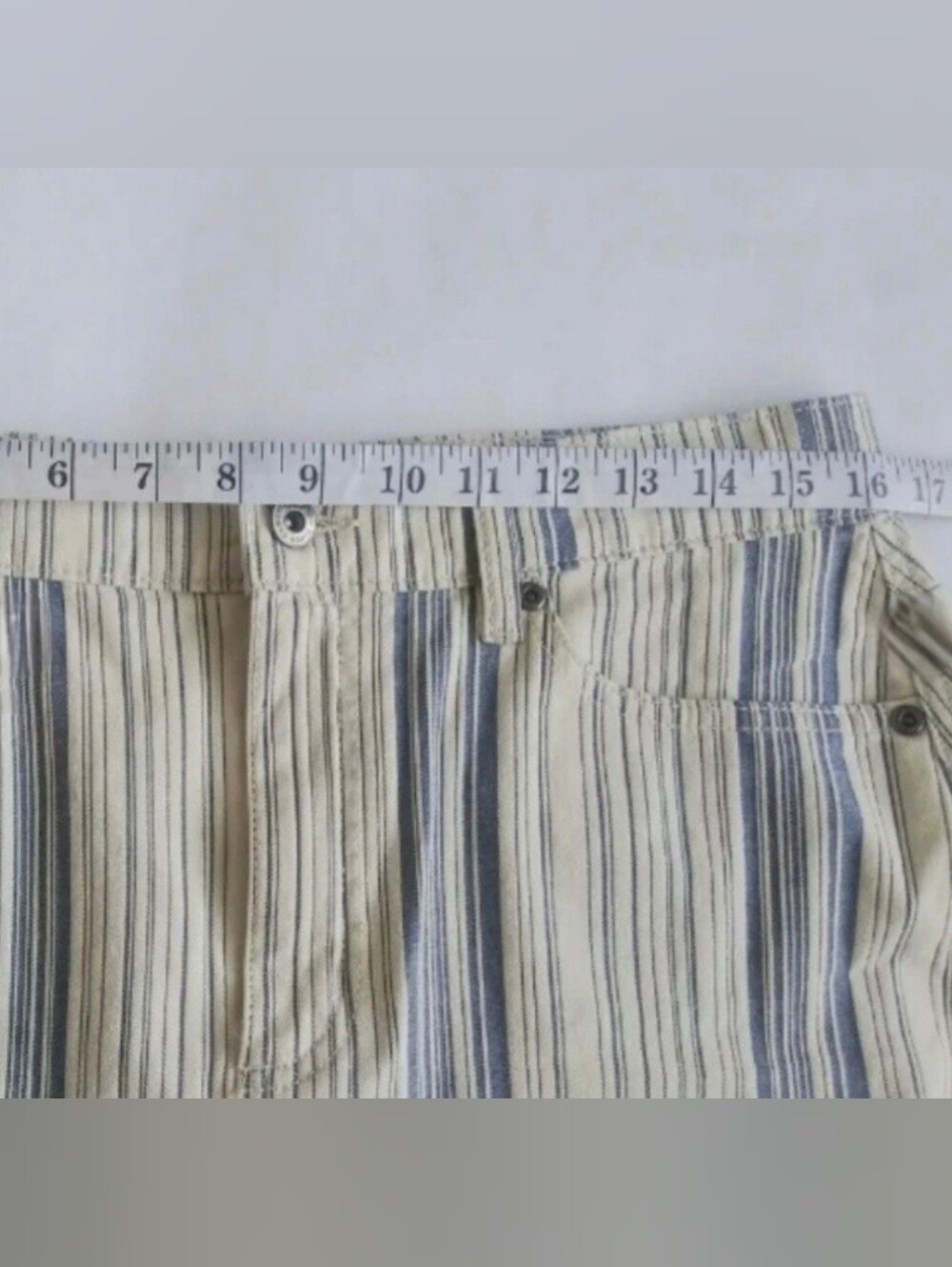 Two By Vince Camuto Cream and Blue Striped Mini Skirt SZ 10 - Picture 6 of 7